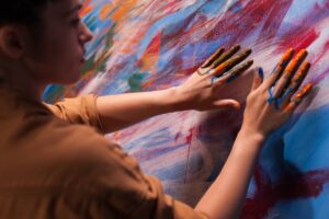 How Art Therapy Heals: Impacts Brain Emotions & Mental Health
