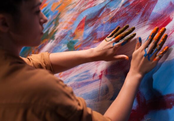 How Art Therapy Heals: Impacts Brain Emotions & Mental Health